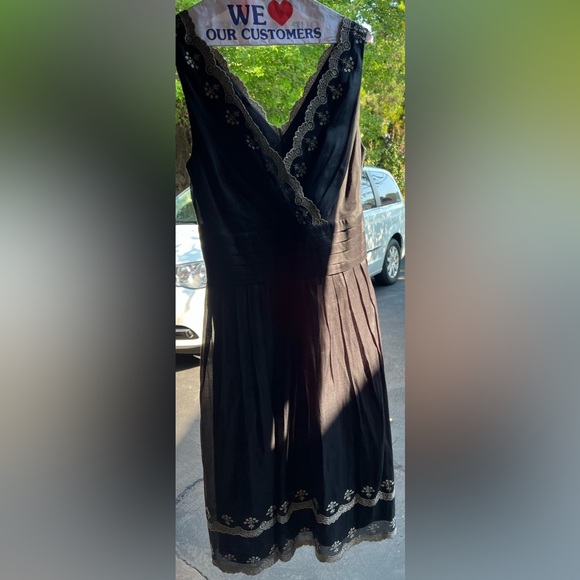 Women’s Ann Taylor Black and Gold Lace Trim Cocktail Dress - Picture 3 of 7